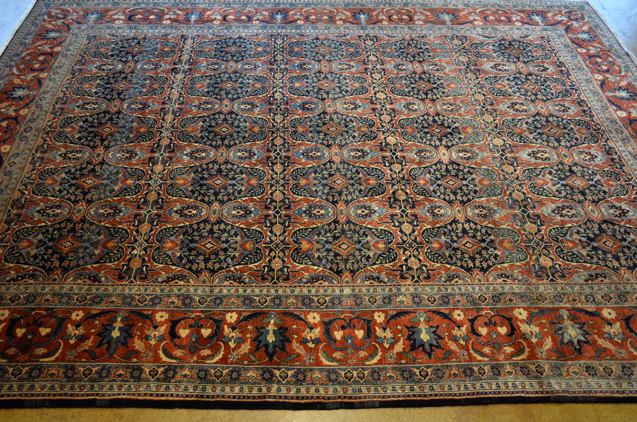 BT21456 Bidjar Carpet "Tulips" detail photo