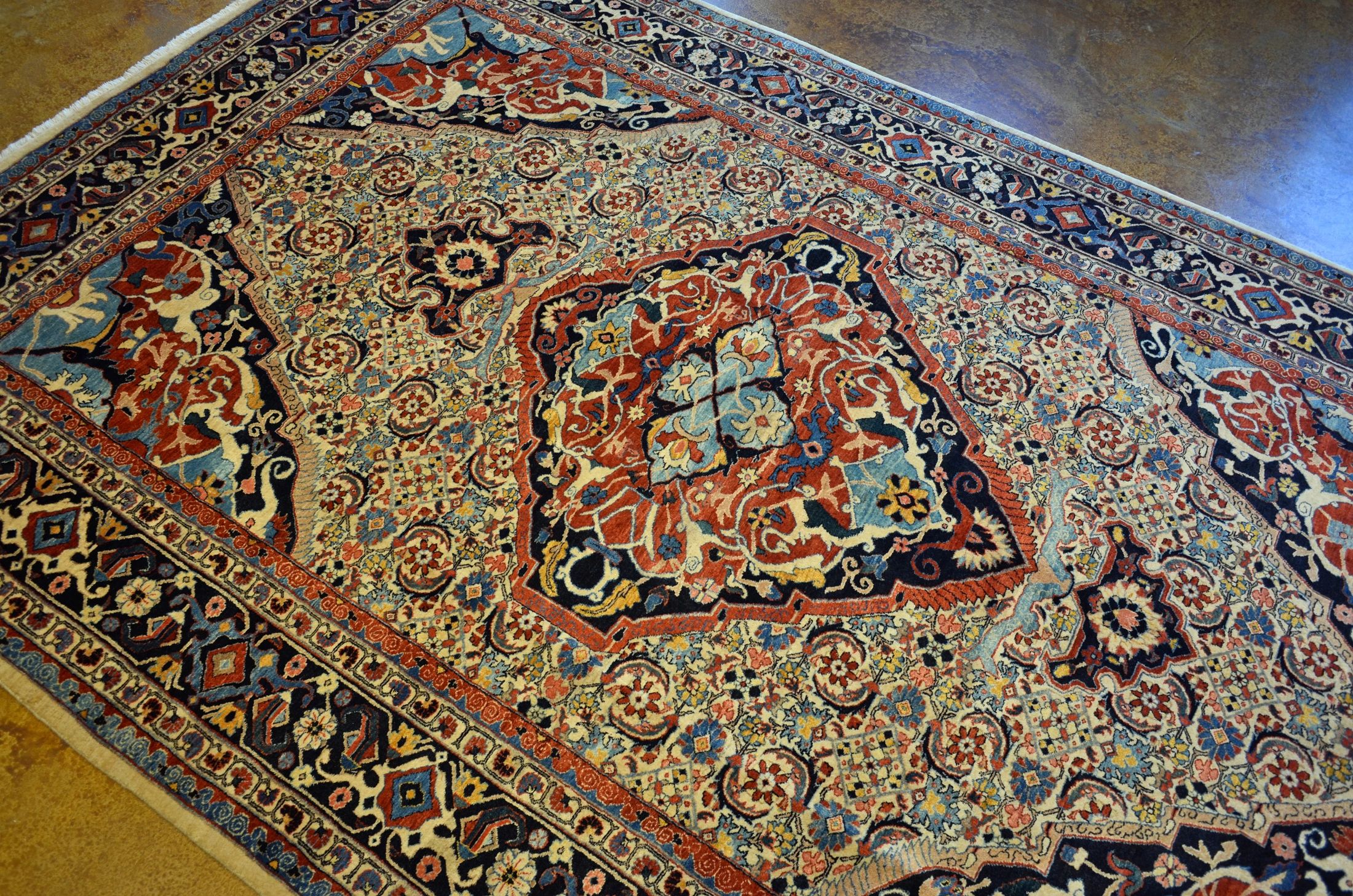BT24107 Bidjar "Medallion" detail photo
