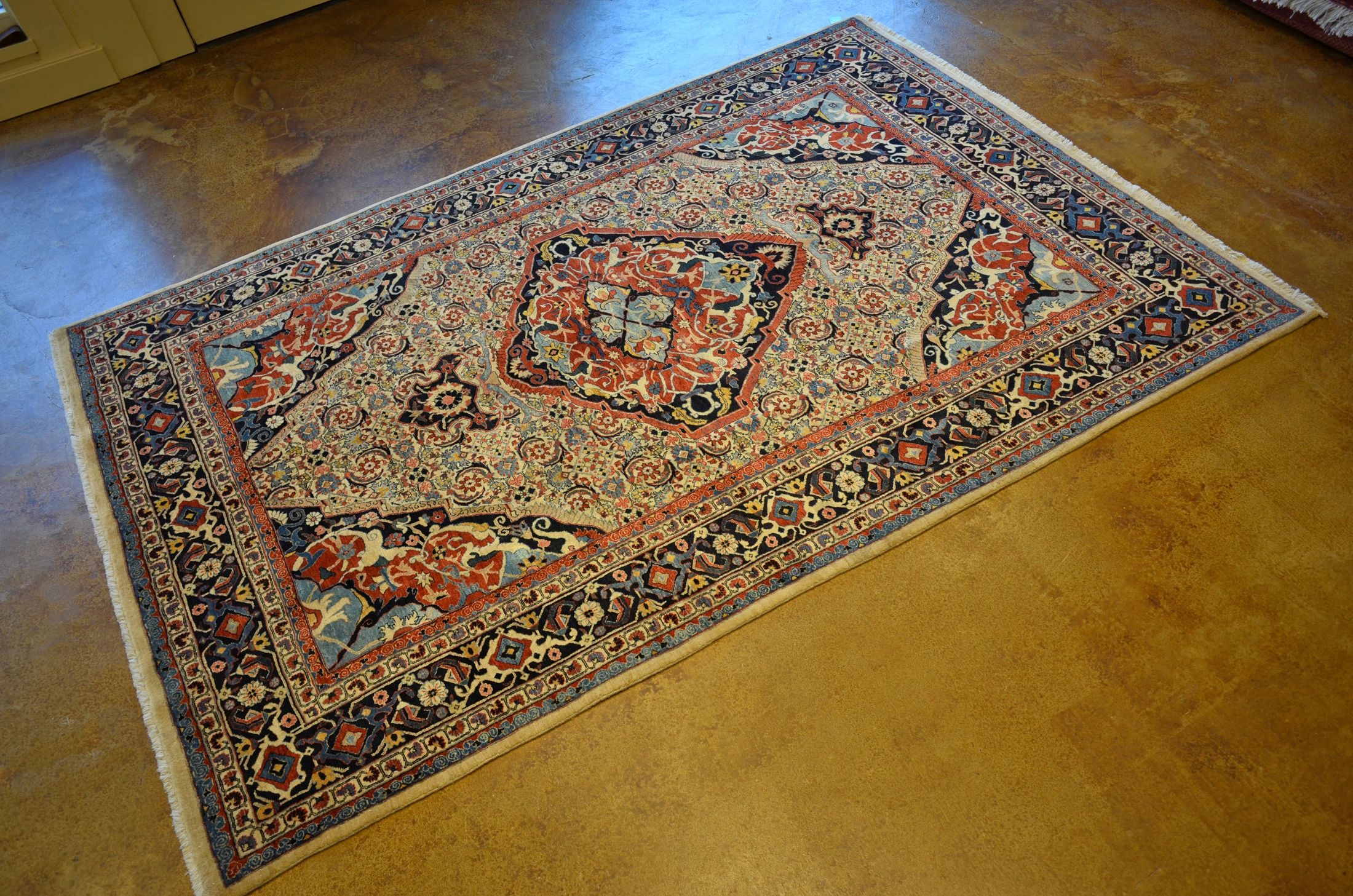 BT24107 Bidjar "Medallion" detail photo