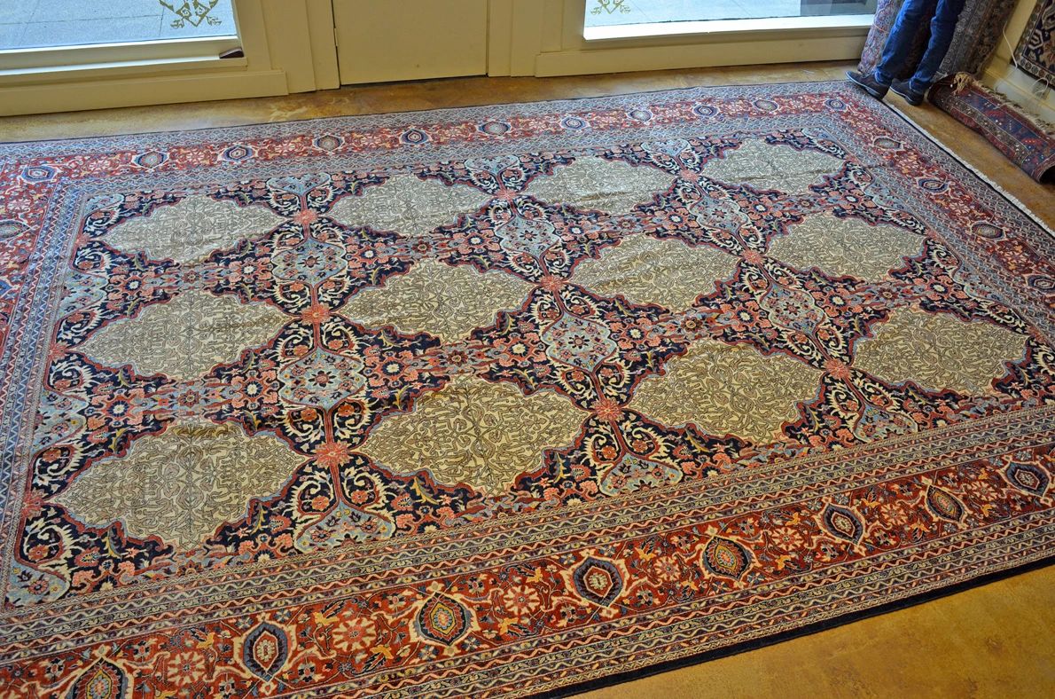 BT29328 Isfahan "Motashem" detail photo