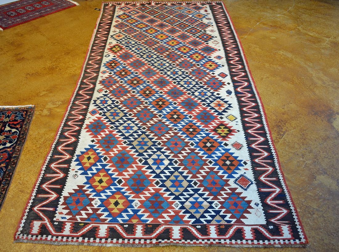 CP1686 Shirvan detail photo