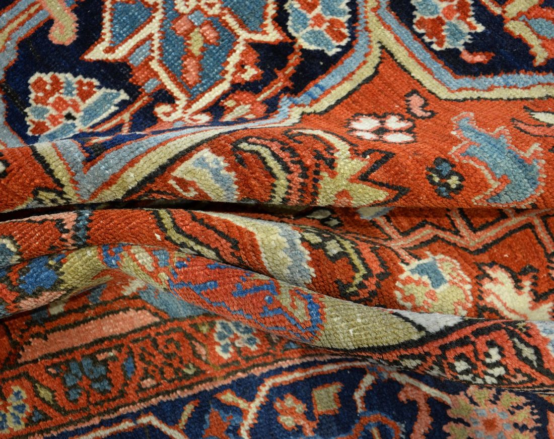 ED0164 Heriz small carpet detail photo