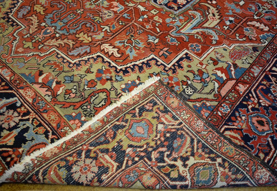 ED0164 Heriz small carpet detail photo