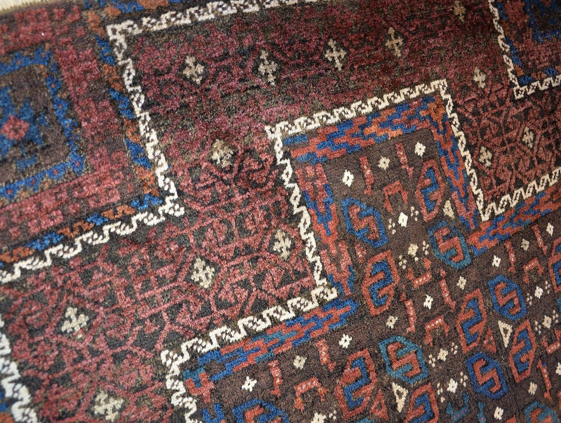 GZ1020 Timuri Baluch Prayer Rug detail photo